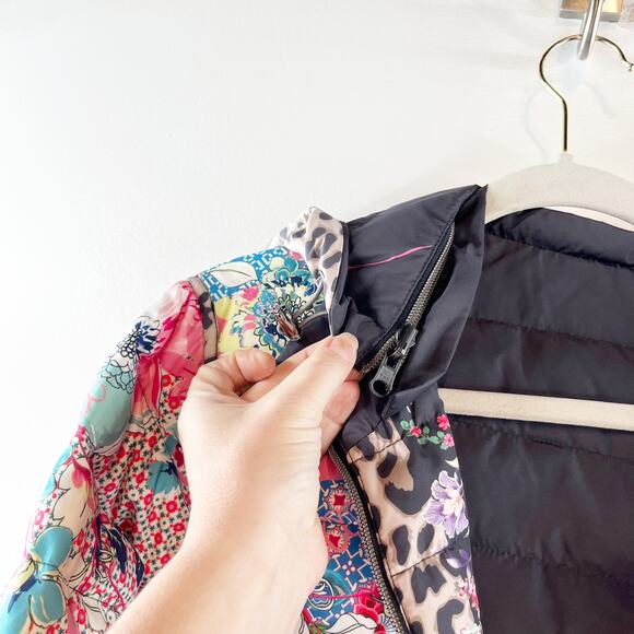 Johnny Was Lubello Reversible Full Zip Leopard Floral Puffer Jacket Black Large - Picture 9 of 13